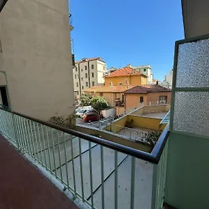 Casa Benedetta Nuovo Bilocale 100 Metri Dal Mare Villa Alassio